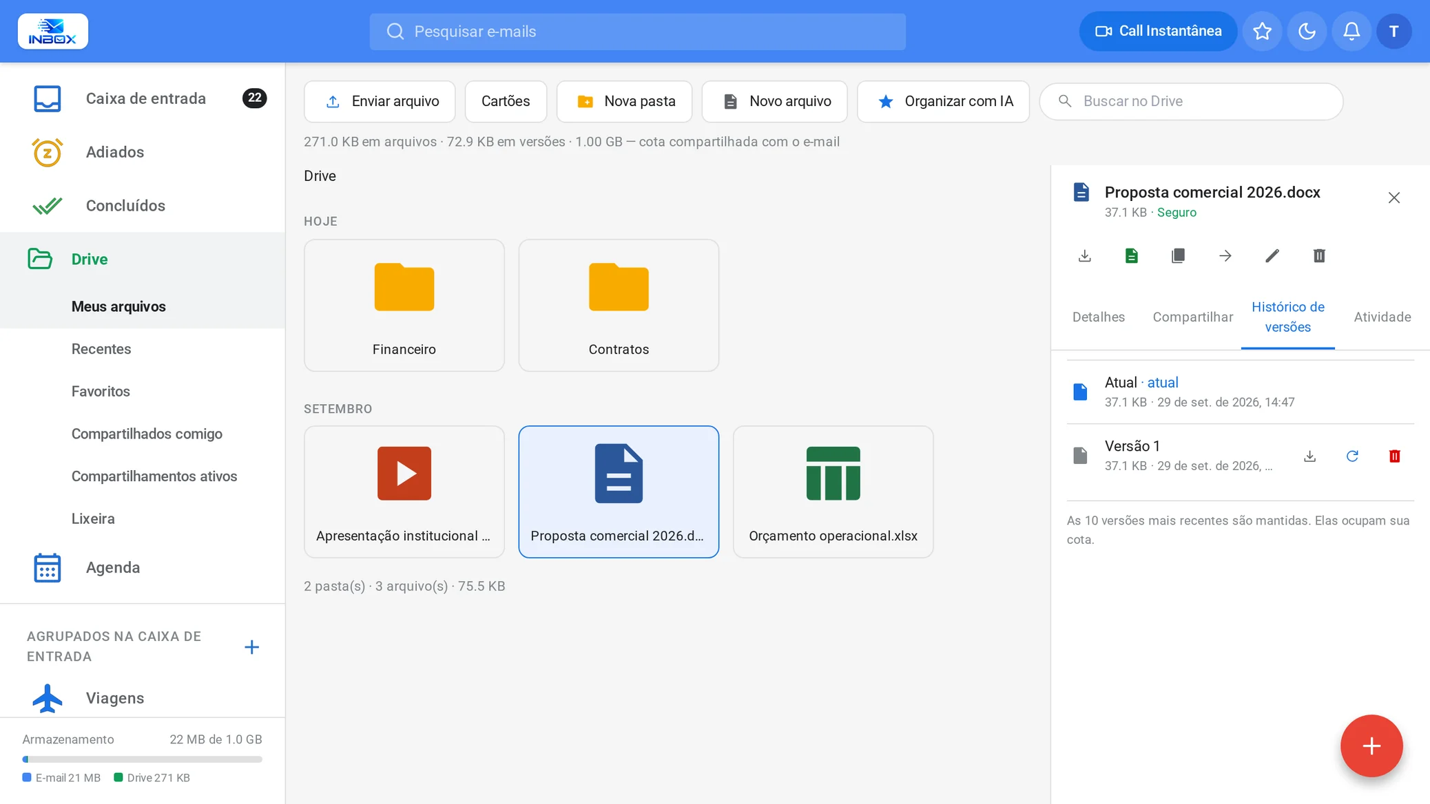 Drive de INBOX en cuadrícula, con carpetas y archivos, y el historial de versiones de la propuesta comercial abierto